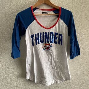 5th & Ocean Oklahoma City Thunder Basketball 1/2 Sleeve Shirt Medium